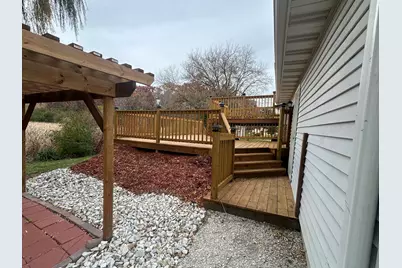 7765 S Mission Dr, Franklin, WI 53132 - Photo 39