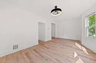 2026 E Kenilworth Pl, Milwaukee, WI 53202 - Photo 5