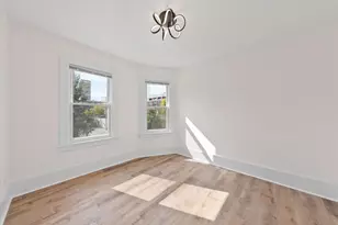 2026 E Kenilworth Pl, Milwaukee, WI 53202 - Photo 13