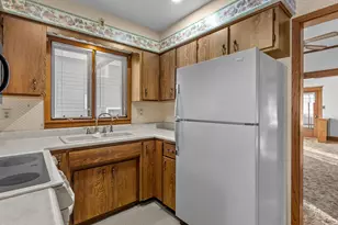 923 N 8th St, Manitowoc, WI 54220 - Photo 17