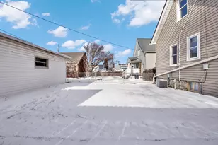 2065 S 71st St, West Allis, WI 53219 - Photo 21