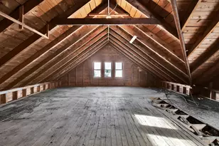 2065 S 71st St, West Allis, WI 53219 - Photo 17