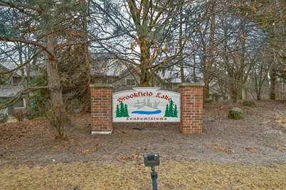 18500  Brookfield Lake Dr #74, Brookfield, WI 53045 - Photo 27