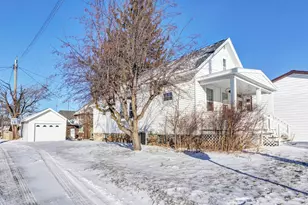 1306 New York Ave, Manitowoc, WI 54220 - Photo 15