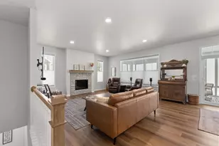 372 Vintage Dr, Sheboygan Falls, WI 53085 - Photo 13