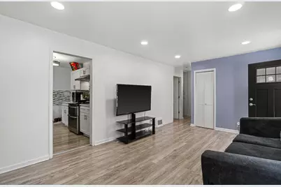 2417 W Roosevelt Dr, Milwaukee, WI 53209 - Photo 7