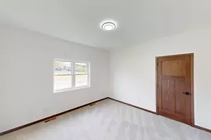 1222 Leo Dr, Holmen, WI 54636 - Photo 15