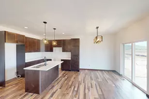 1222 Leo Dr, Holmen, WI 54636 - Photo 21