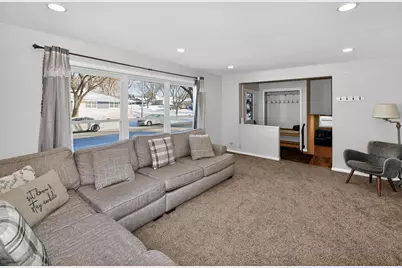 9605 W Fiebrantz Ave, Wauwatosa, WI 53222 - Photo 3