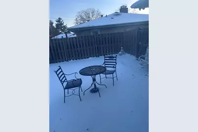 235  Oregon St, Racine, WI 53405 - Photo 7