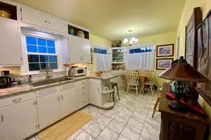 1720 Viebahn St, Manitowoc, WI 54220 - Photo 3