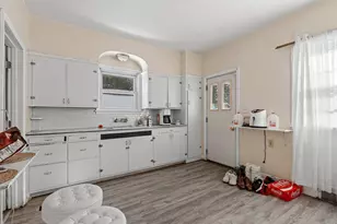 1617 S 10th St, Manitowoc, WI 54220 - Photo 5