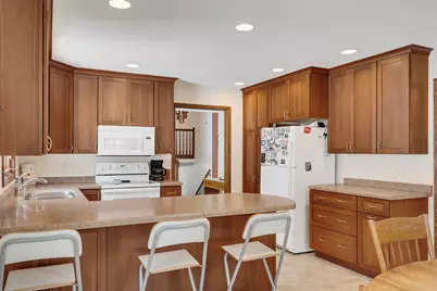 1024  Parkridge Dr, Onalaska, WI 54650 - Photo 27