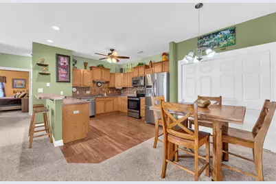 1079  Stratford Ct #201, Racine, WI 53406 - Photo 7