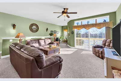 1079  Stratford Ct #201, Racine, WI 53406 - Photo 3