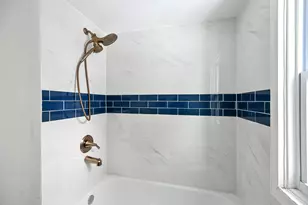 4640 W Scranton Pl, Milwaukee, WI 53216 - Photo 17