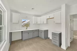 4640 W Scranton Pl, Milwaukee, WI 53216 - Photo 27