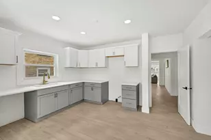 4640 W Scranton Pl, Milwaukee, WI 53216 - Photo 13