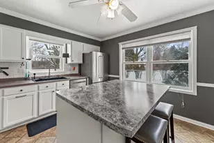 534 Woodridge Dr, Grafton, WI 53024 - Photo 9