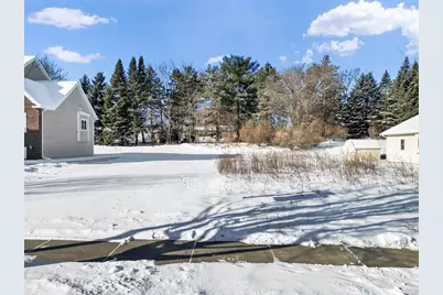 1503  Red Oak Dr, Hartford, WI 53027 - Photo 3