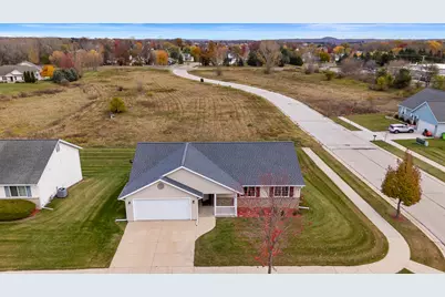 836  Tower Dr, Hartford, WI 53027 - Photo 1