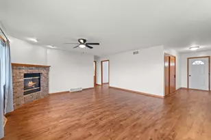 836 Tower Dr, Hartford, WI 53027 - Photo 31