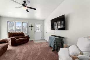 1102 E Cedar Ave, Manitowoc, WI 54220 - Photo 13