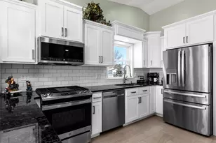 1102 E Cedar Ave, Manitowoc, WI 54220 - Photo 3