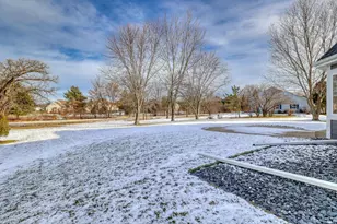 1125 Carlee Ann Ln, Pewaukee, WI 53072 - Photo 7