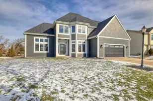 1125 Carlee Ann Ln, Pewaukee, WI 53072 - Photo 3