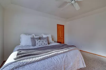 1125  Carlee Ann Ln, Pewaukee, WI 53072 - Photo 25