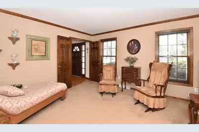 762 N Forest Ridge Ct, Summit, WI 53066 - Photo 5