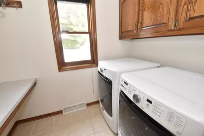 762 N Forest Ridge Ct, Summit, WI 53066 - Photo 17