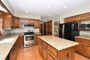 762 N Forest Ridge Ct, Summit, WI 53066 - Photo 41