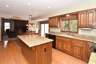 762 N Forest Ridge Ct, Summit, WI 53066 - Photo 39