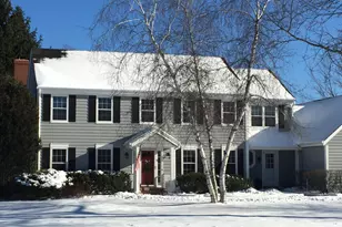 762 N Forest Ridge Ct, Summit, WI 53066 - Photo 1