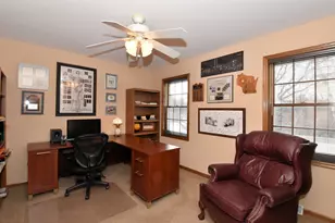 762 N Forest Ridge Ct, Summit, WI 53066 - Photo 13