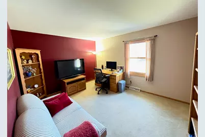 3560 S Sandalwood Dr, New Berlin, WI 53151 - Photo 21