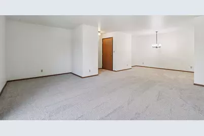 4417 S Greenridge Cir #Unit G, Greenfield, WI 53220 - Photo 9