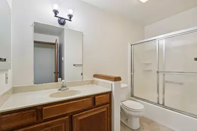 4417 S Greenridge Cir #Unit G, Greenfield, WI 53220 - Photo 17