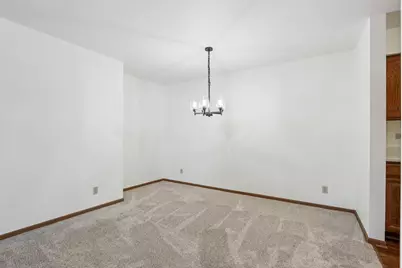 4417 S Greenridge Cir #Unit G, Greenfield, WI 53220 - Photo 7