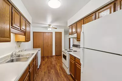 4417 S Greenridge Cir #Unit G, Greenfield, WI 53220 - Photo 11