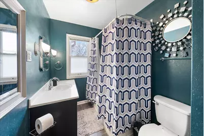 4220 W Reichert Pl, Milwaukee, WI 53209 - Photo 9