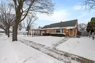 4220 W Reichert Pl, Milwaukee, WI 53209 - Photo 15