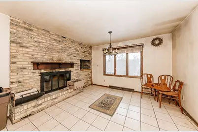 707  Kimberly Ct, Grafton, WI 53024 - Photo 7