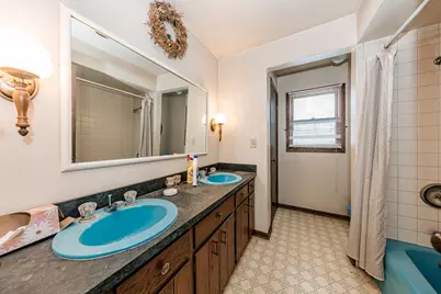 707  Kimberly Ct, Grafton, WI 53024 - Photo 15