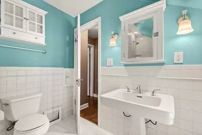 9725 W Hope Ave, Wauwatosa, WI 53222 - Photo 27