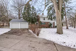 9725 W Hope Ave, Wauwatosa, WI 53222 - Photo 31