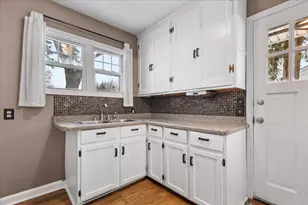 9725 W Hope Ave, Wauwatosa, WI 53222 - Photo 13