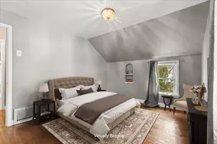 9725 W Hope Ave, Wauwatosa, WI 53222 - Photo 15